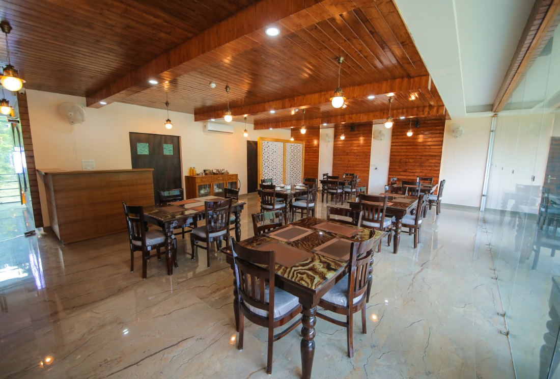 fne dine restaurants near Chinyalisaur Uttarkashi