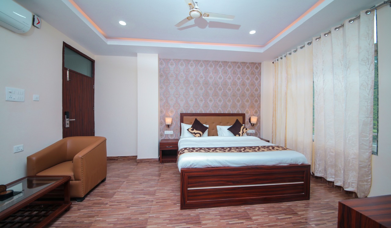 luxury resort in Chinyalisaur Uttarkashi